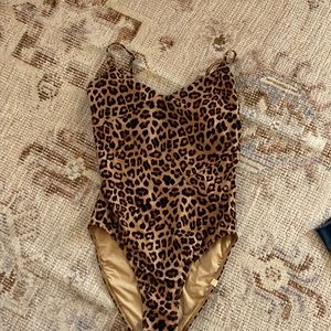 Summersalt “Marina” swimsuit. Size 6. New with no tags.